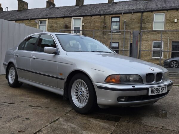 BMW 528i 2000