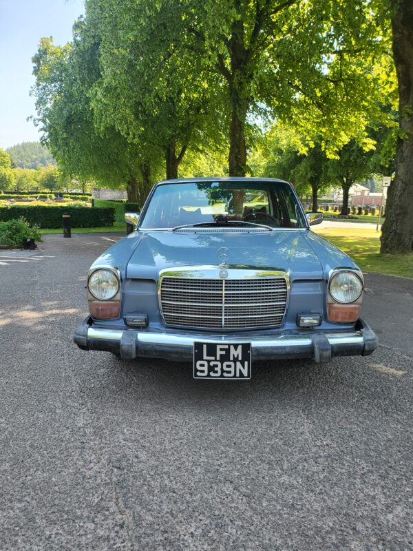 Mercedes Benz E240D W114 1975 - Image 3