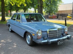 Mercedes Benz w114