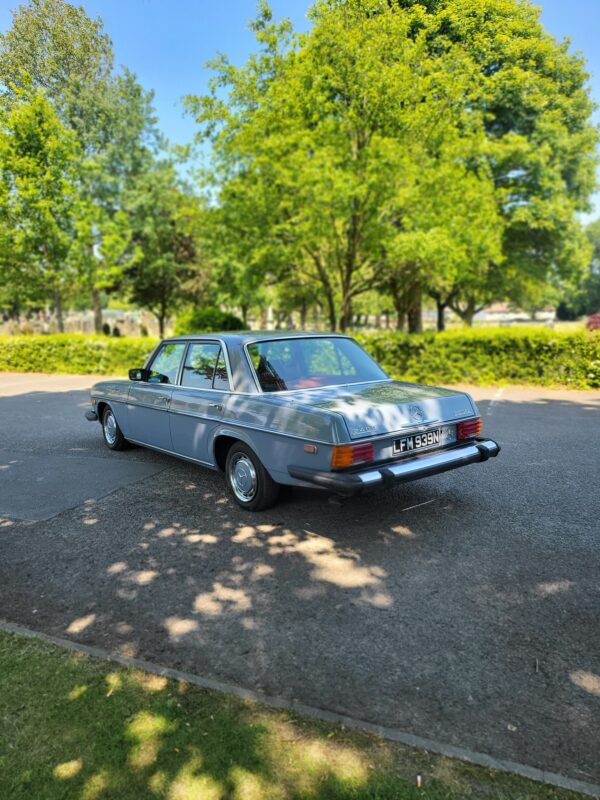 Mercedes Benz E240D W114 1975 - Image 7