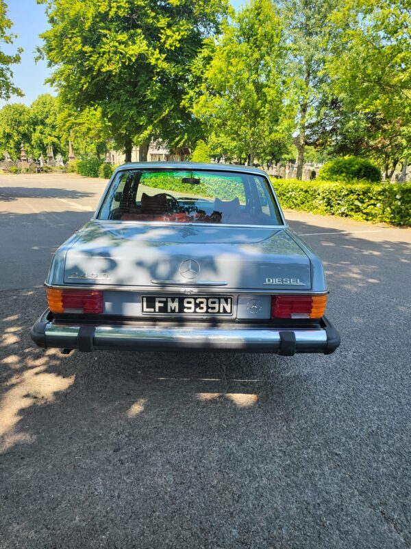 Mercedes Benz E240D W114 1975 - Image 8